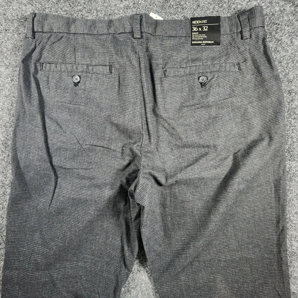 NWT Banana Republic Slim Fit Aiden Chinos Mens 36x32 Grey Cotton Blend Pants